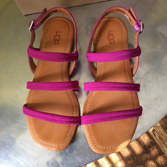UGG NIB “Mytis” Fushia Suede Sandals Size 6 - Picture 4 of 8
